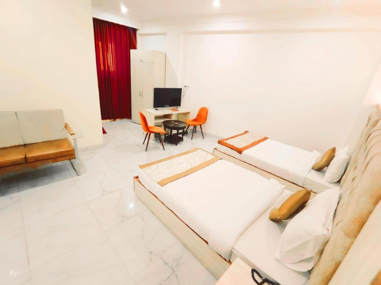 Hotel Almora Sky Near By Delhi International Airport With - Free Airport Pickup And Drop Neu-Delhi Exterior foto