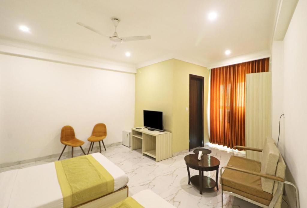 Hotel Almora Sky Near By Delhi International Airport With - Free Airport Pickup And Drop Neu-Delhi Exterior foto