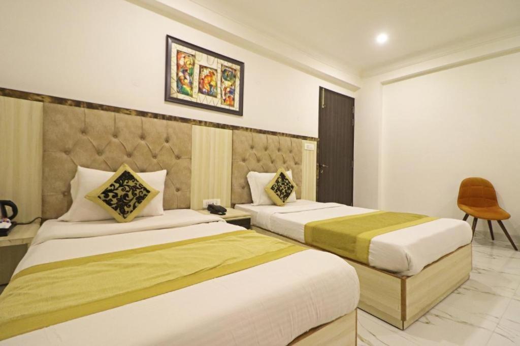 Hotel Almora Sky Near By Delhi International Airport With - Free Airport Pickup And Drop Neu-Delhi Exterior foto