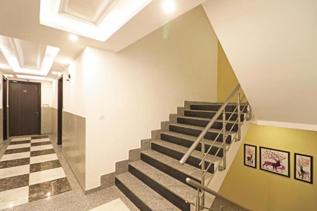 Hotel Almora Sky Near By Delhi International Airport With - Free Airport Pickup And Drop Neu-Delhi Exterior foto