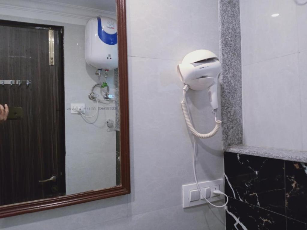 Hotel Almora Sky Near By Delhi International Airport With - Free Airport Pickup And Drop Neu-Delhi Exterior foto