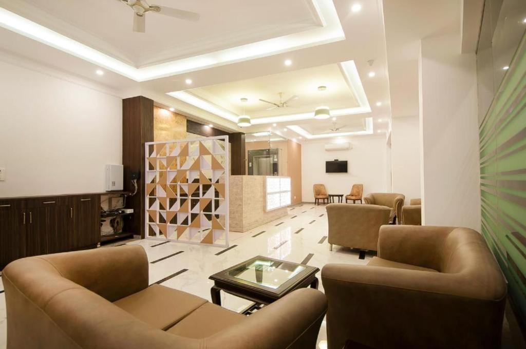 Hotel Almora Sky Near By Delhi International Airport With - Free Airport Pickup And Drop Neu-Delhi Exterior foto