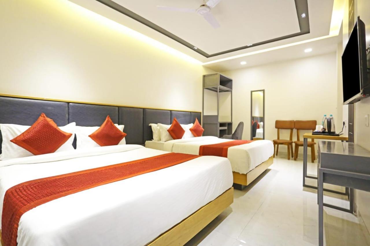 Hotel Almora Sky Near By Delhi International Airport With - Free Airport Pickup And Drop Neu-Delhi Exterior foto