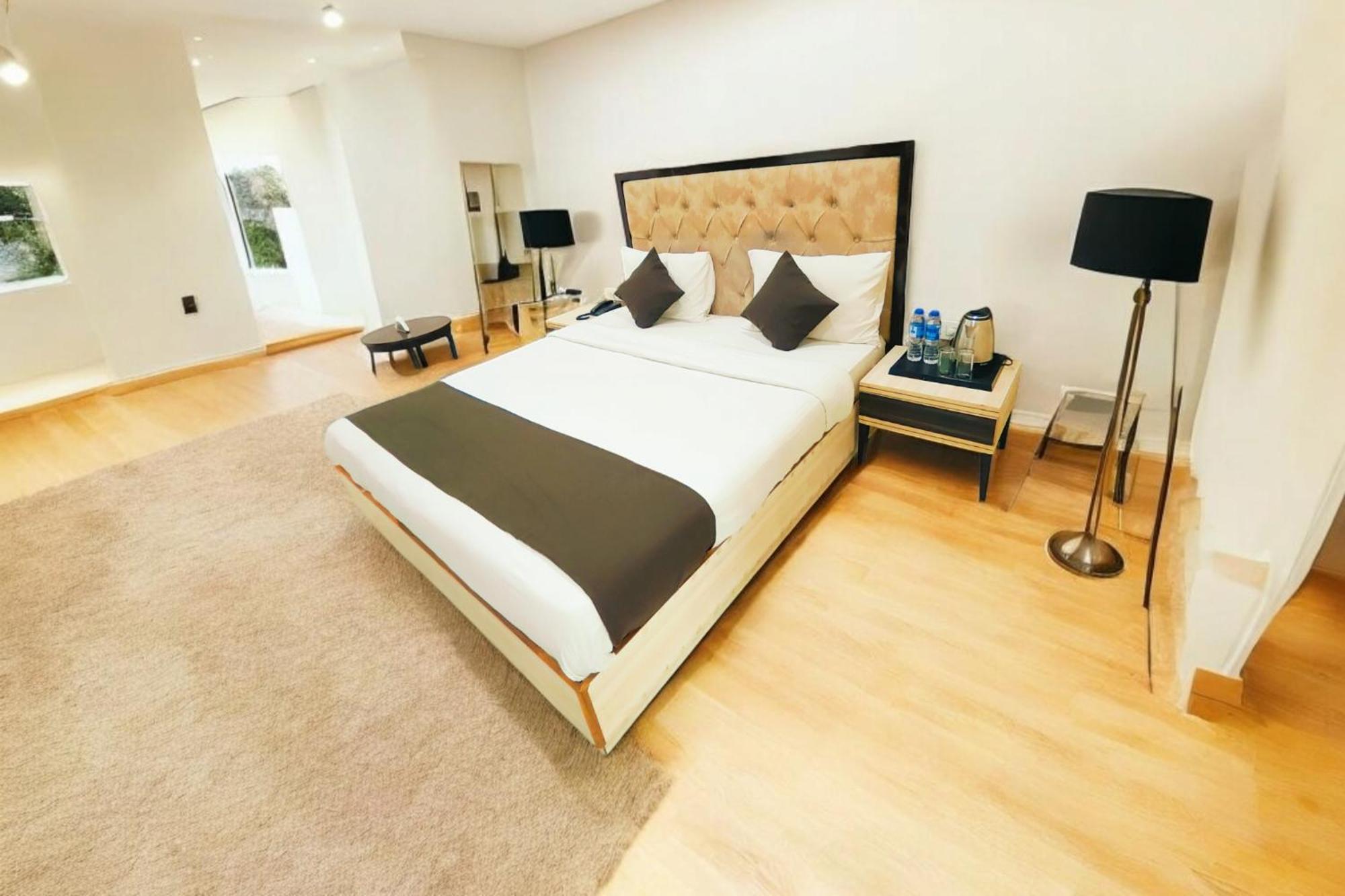 Hotel Almora Sky Near By Delhi International Airport With - Free Airport Pickup And Drop Neu-Delhi Exterior foto