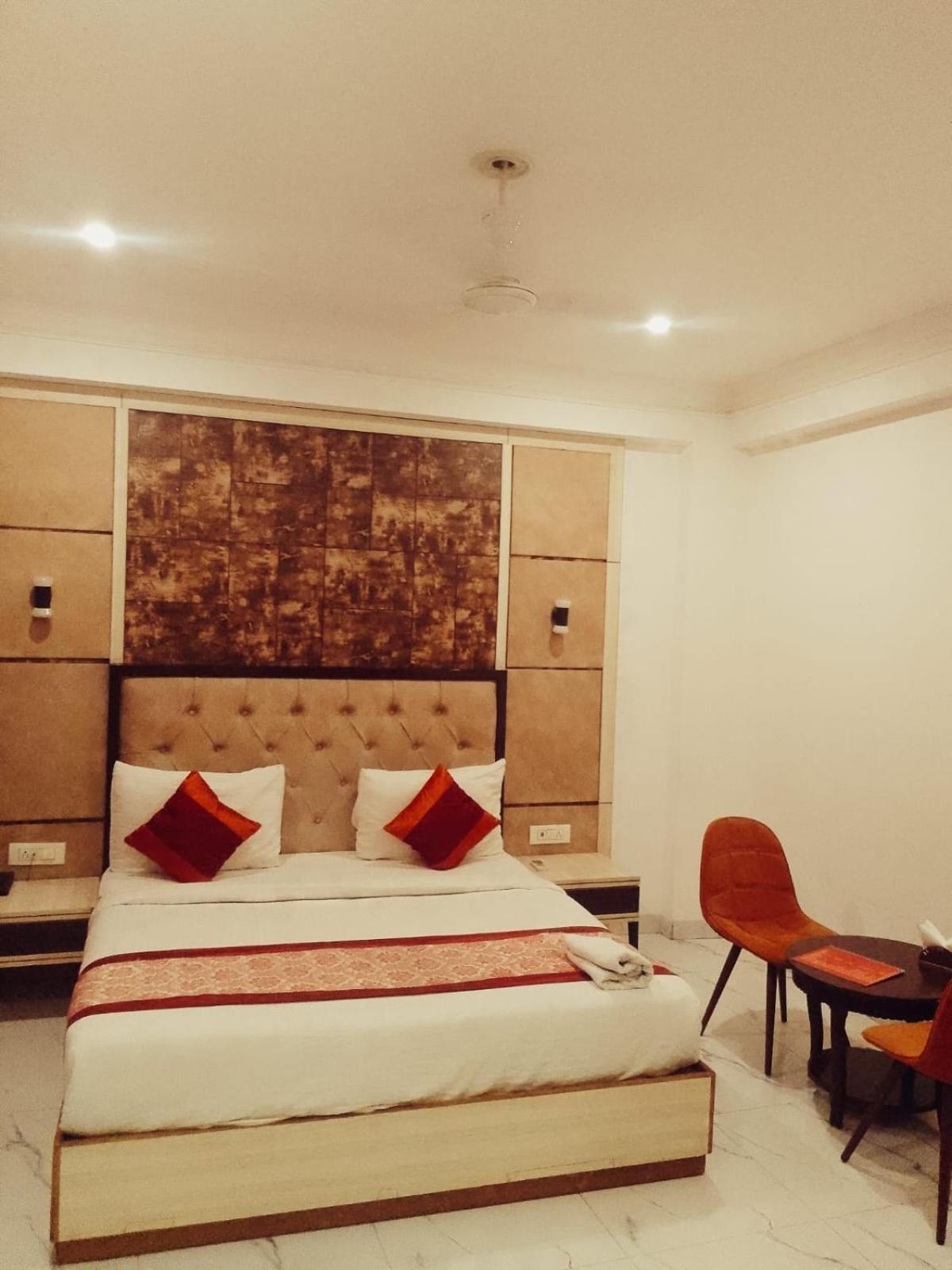 Hotel Almora Sky Near By Delhi International Airport With - Free Airport Pickup And Drop Neu-Delhi Exterior foto